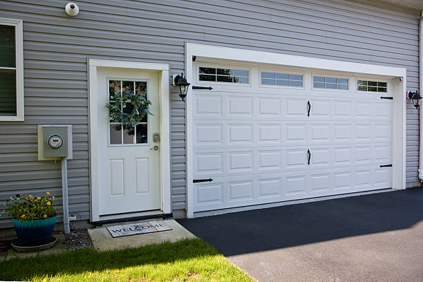 24/7 Emergency Garage Door Panel Replacement experts in Mitchell County County, KS